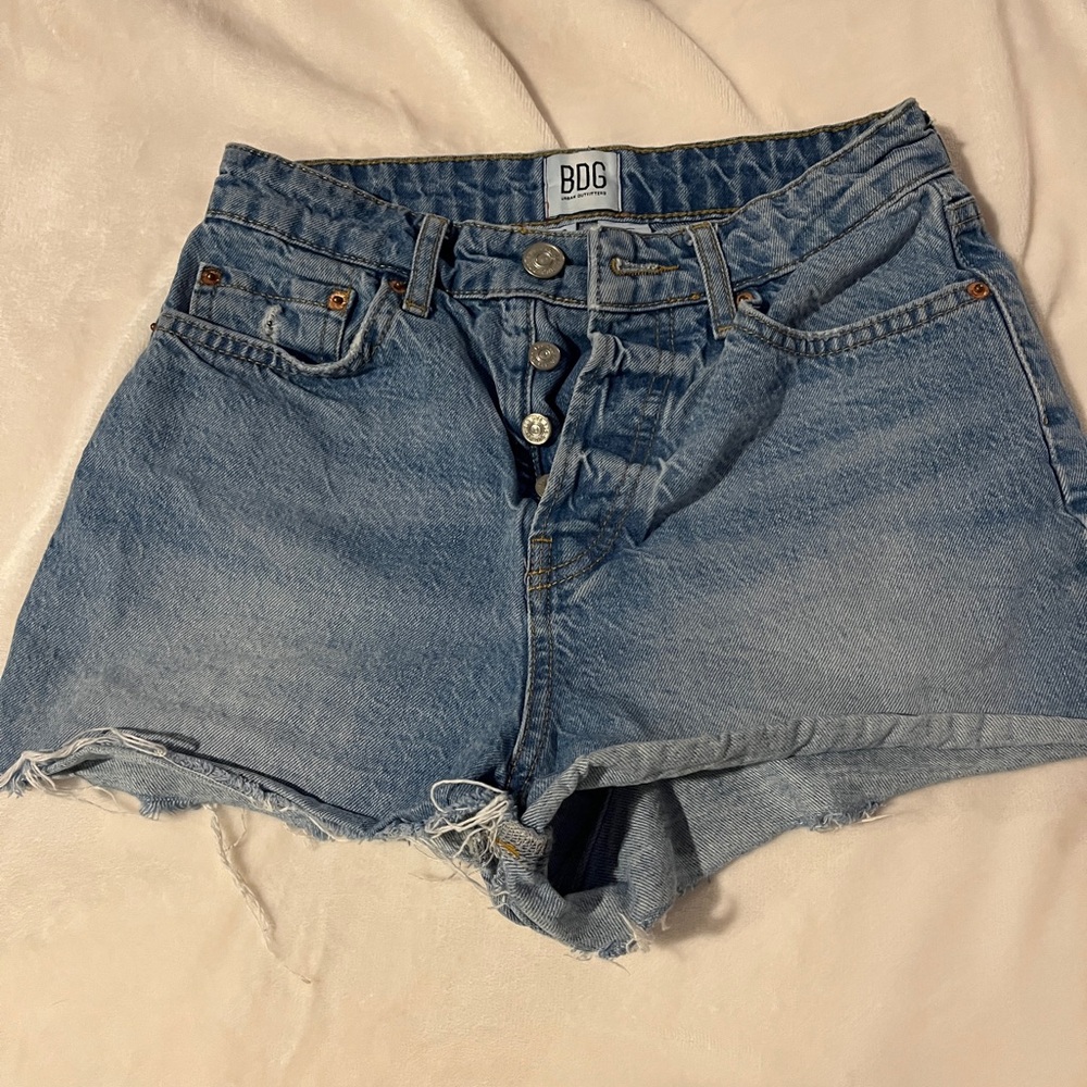 High-waisted, light blue denim shorts with a relaxed fit #denimshorts
